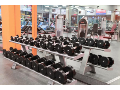 Як вибрати штанги, гантелі та гирі для залу?