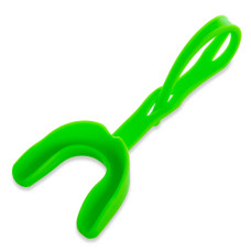 Капа боксерская одночелюстная с креплением к защитной маске UAR MG-005 (термопластик, уп. пакет, цвета в ассортименте)