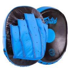 Мини-лапа боксерская изогнутая тренировочная кожа 2штуки FAIRTEX BO-9483 (крепление на липучке, р-р 20x17x4.5см, цвета в ассортименте)