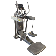 Професійний адаптивний тренажер Technogym Vario 700 LED