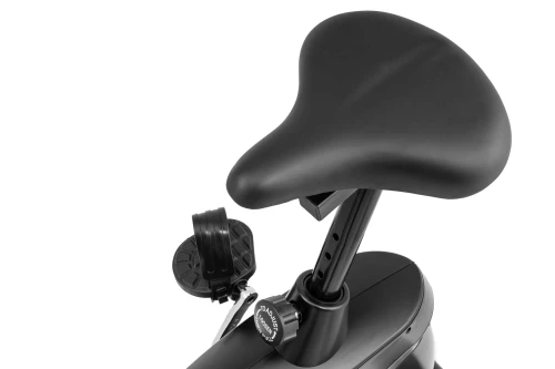 Сидіння регулюється по вертикалі і горизонталі